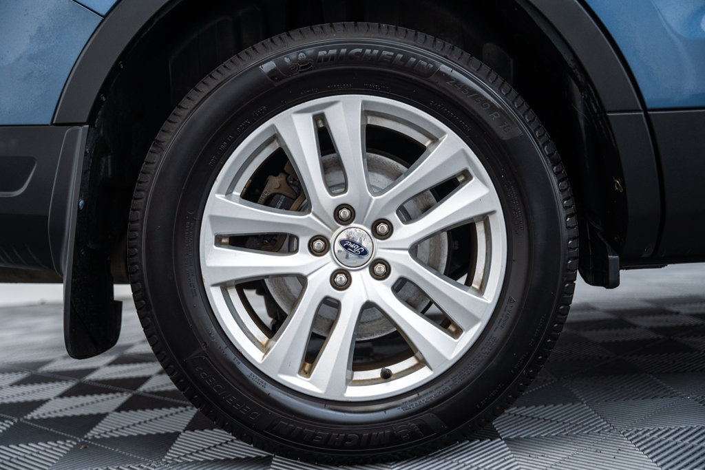 Used 2018 Ford Explorer XLT w/ Equipment Group 202A AWD/4WD image 21