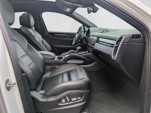 Used 2021 Porsche Cayenne Coupe AWD/4WD image 20