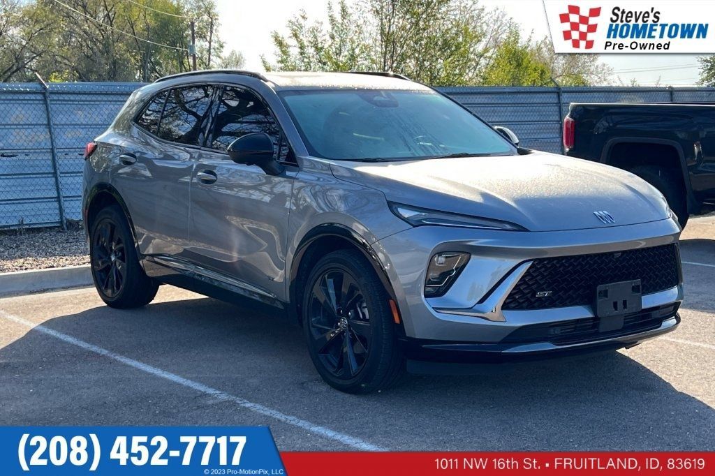 Used 2025 Buick Envision Sport Touring AWD/4WD image 1
