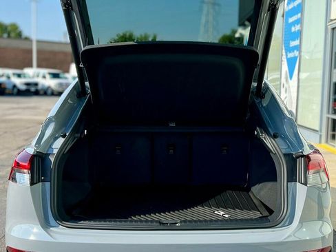 Used 2024 Audi Q4 e-tron Premium Plus w/ Premium Plus image 8