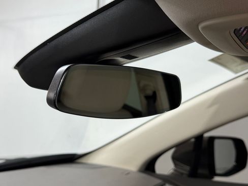 Certified 2022 Cadillac XT5 Premium Luxury image 17