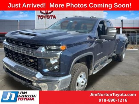 Used 2021 Chevrolet Silverado 3500 LT w/ Convenience Package AWD/4WD image 4