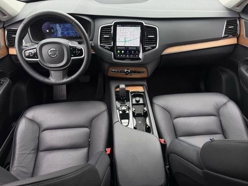 Used 2024 Volvo XC90 B6 Plus w/ Protection Package Premier AWD/4WD image 11