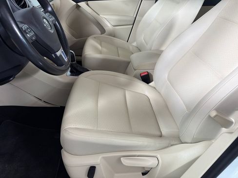 Used 2015 Volkswagen Tiguan SE FWD image 12