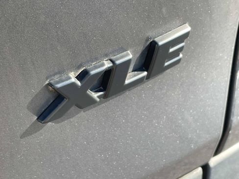 Used 2023 Toyota RAV4 XLE Premium FWD image 10