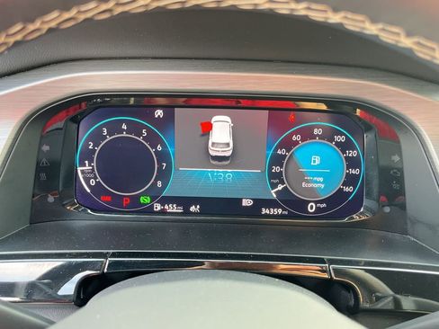 Used 2025 Volkswagen Atlas Cross Sport SE image 16