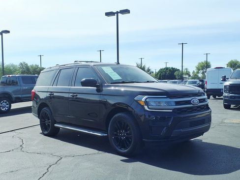 Certified 2023 Ford Expedition XLT RWD image 8