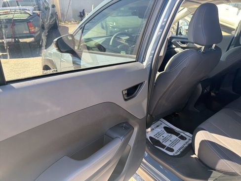 Used 2025 Subaru Crosstrek 2.0i Premium image 10