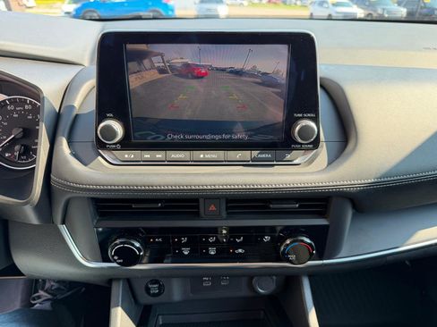 Used 2024 Nissan Rogue S image 28