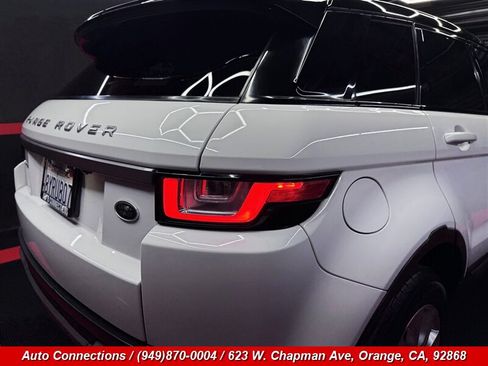 Used 2018 Land Rover Range Rover Evoque SE AWD/4WD image 25