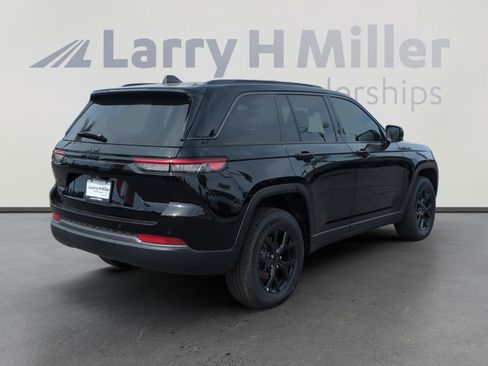 New 2026 Jeep Grand Cherokee Altitude AWD/4WD image 5