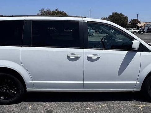 Used 2019 Dodge Grand Caravan GT FWD image 5