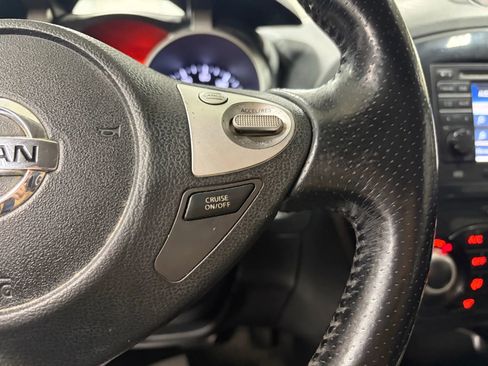 Used 2011 Nissan Juke SL image 25