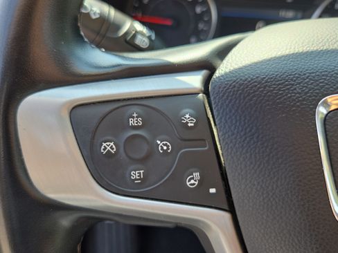 Certified 2024 GMC Terrain SLT FWD image 25