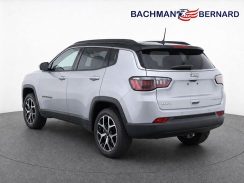 Used 2025 Jeep Compass Limited AWD/4WD image 5