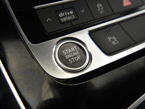 Used 2021 Audi Q8 Premium w/ Convenience Package image 20