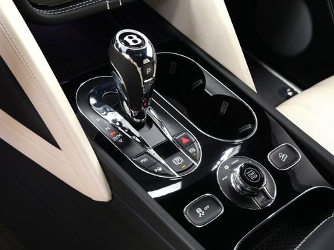 Used 2023 Bentley Bentayga AWD/4WD image 27