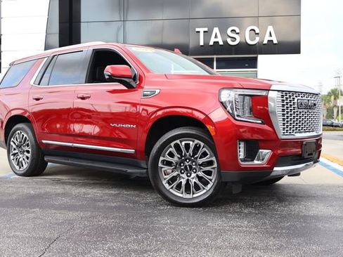 Used 2023 GMC Yukon SLT w/ SLT Premium Package AWD/4WD image 1