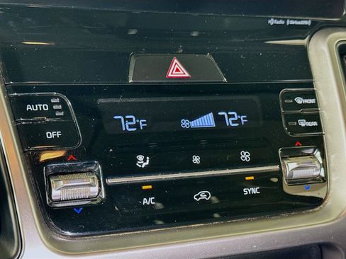 Used 2022 Kia Sorento S FWD image 14