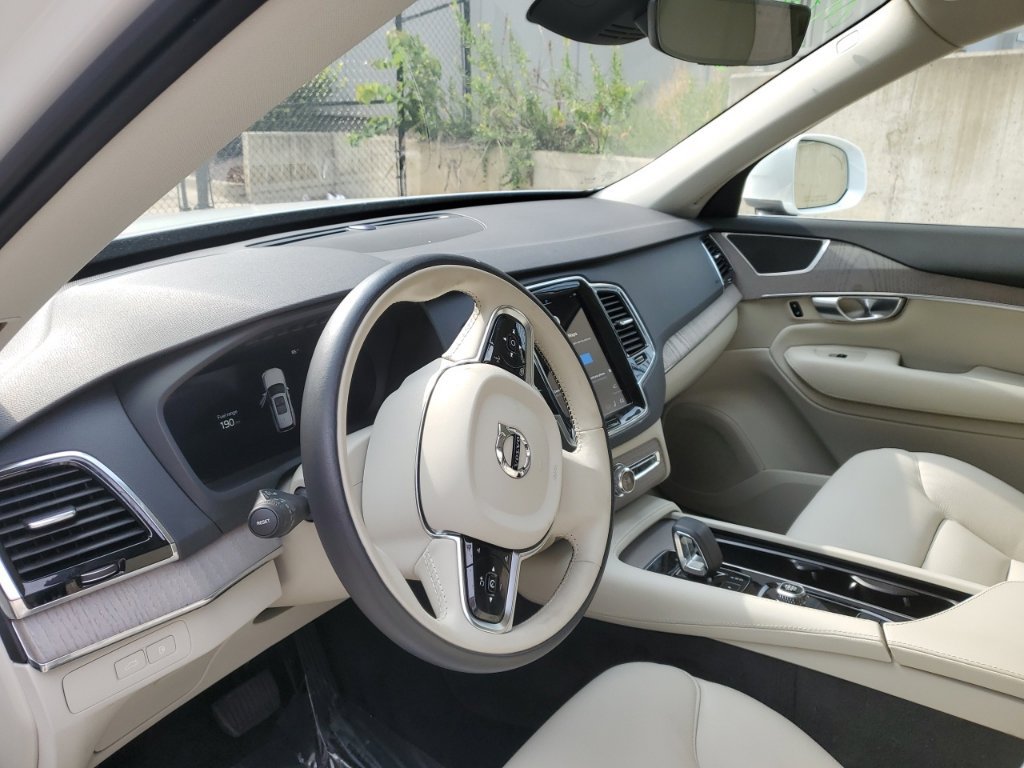 Certified 2024 Volvo XC90 T8 Plus AWD/4WD image 12