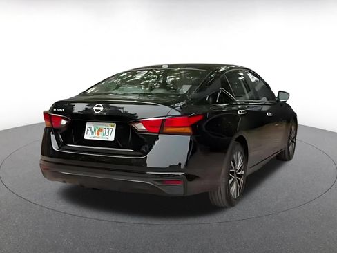 Used 2025 Nissan Altima 2.5 SV FWD image 10