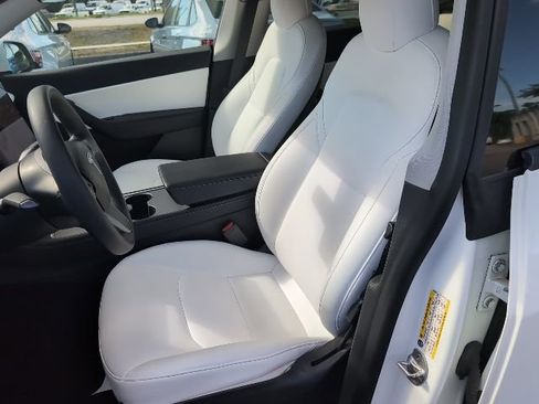 Used 2021 Tesla Model Y 2WD image 9