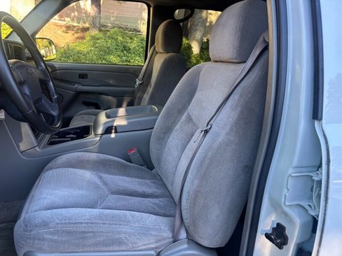 Used 2004 Chevrolet Tahoe LS image 8