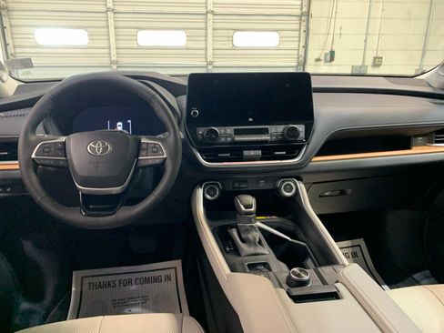 New 2026 Toyota Grand Highlander AWD image 4