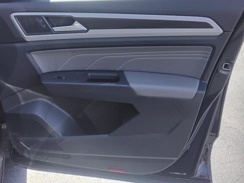 Used 2023 Volkswagen Atlas SE image 26