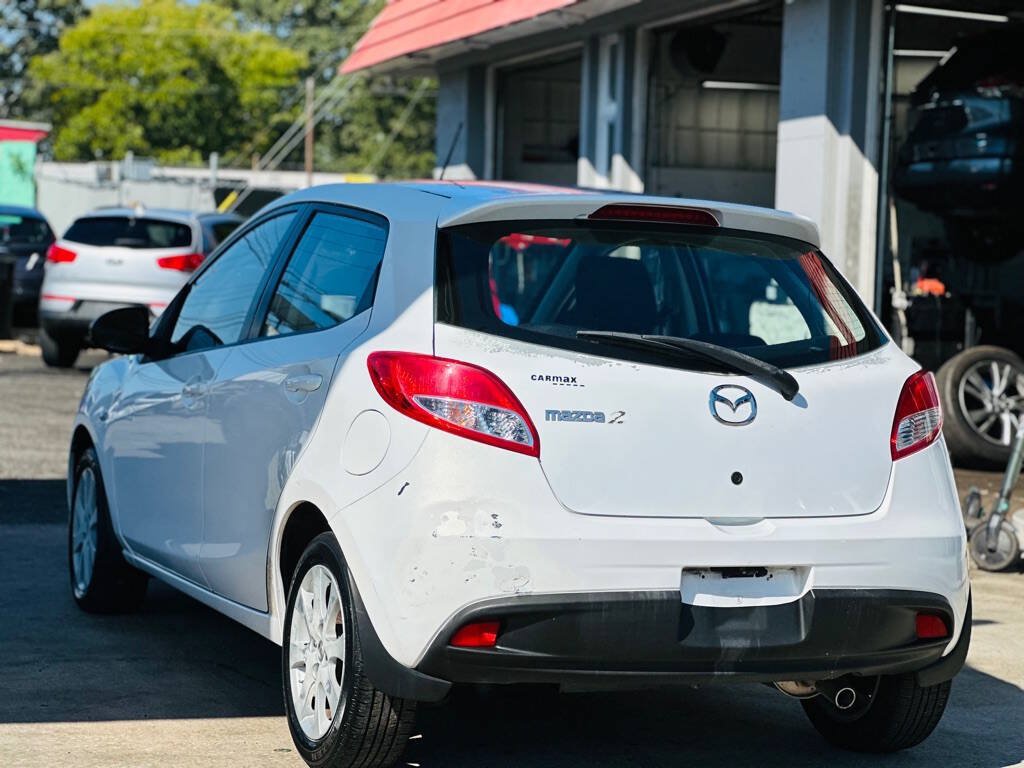 Used 2011 MAZDA MAZDA2 Touring FWD image 8