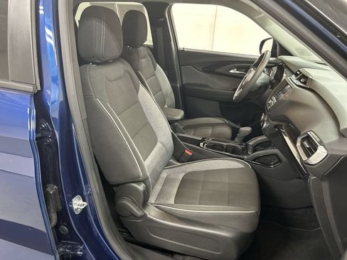Used 2022 Chevrolet TrailBlazer LT w/ Confidence II Package FWD image 22