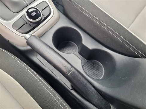 Used 2025 Hyundai Venue SEL image 25