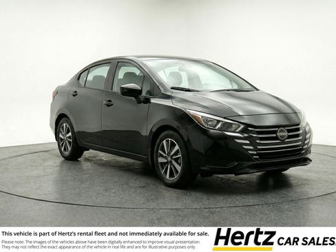 Used 2025 Nissan Versa SV image 1