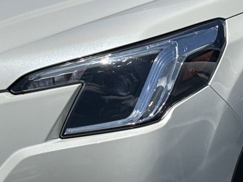 Used 2022 Subaru Forester Premium AWD/4WD image 5