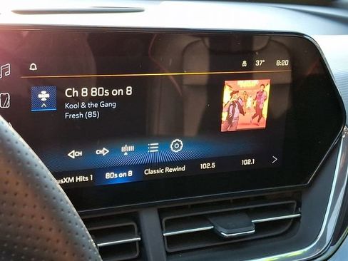 Used 2024 Chevrolet Trax RS w/ Sunroof Package image 18