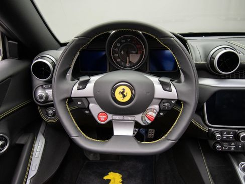 Used 2023 Ferrari Portofino M RWD image 19