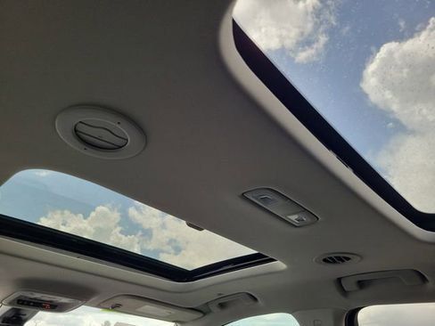 Used 2021 Chevrolet Traverse High Country FWD image 14
