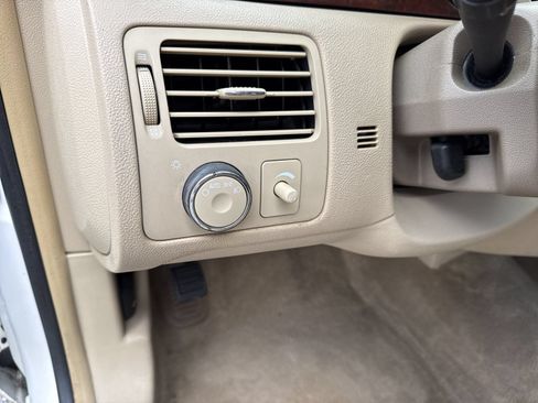 Used 2006 Buick Lucerne CXL w/ Luxury Package FWD image 16