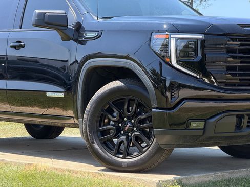 Used 2024 GMC Sierra 1500 Elevation AWD/4WD image 3