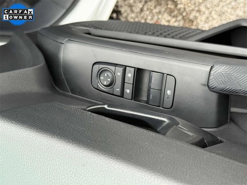 Used 2025 Toyota Tacoma SR image 12