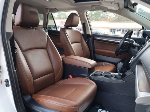 Used 2018 Subaru Outback 3.6R Touring w/ Popular Package #3 image 24