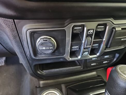 Used 2023 Jeep Wrangler Unlimited Sport AWD/4WD image 23