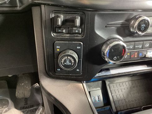 Used 2021 Ford F150 Platinum image 34