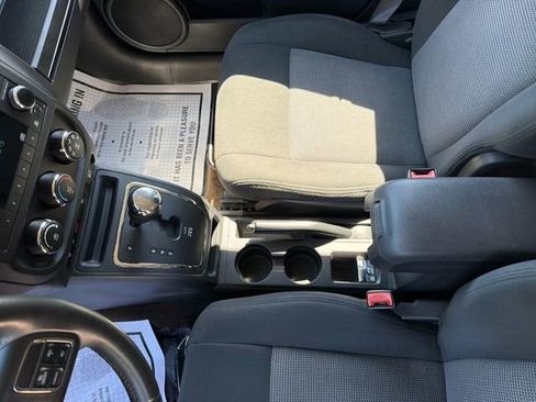 Used 2014 Jeep Patriot Latitude AWD/4WD image 24