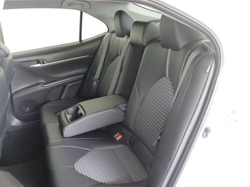 Used 2024 Toyota Camry SE w/ Cold Weather Package FWD image 8