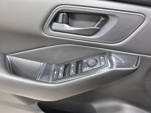 Used 2024 Nissan Rogue S AWD/4WD image 28
