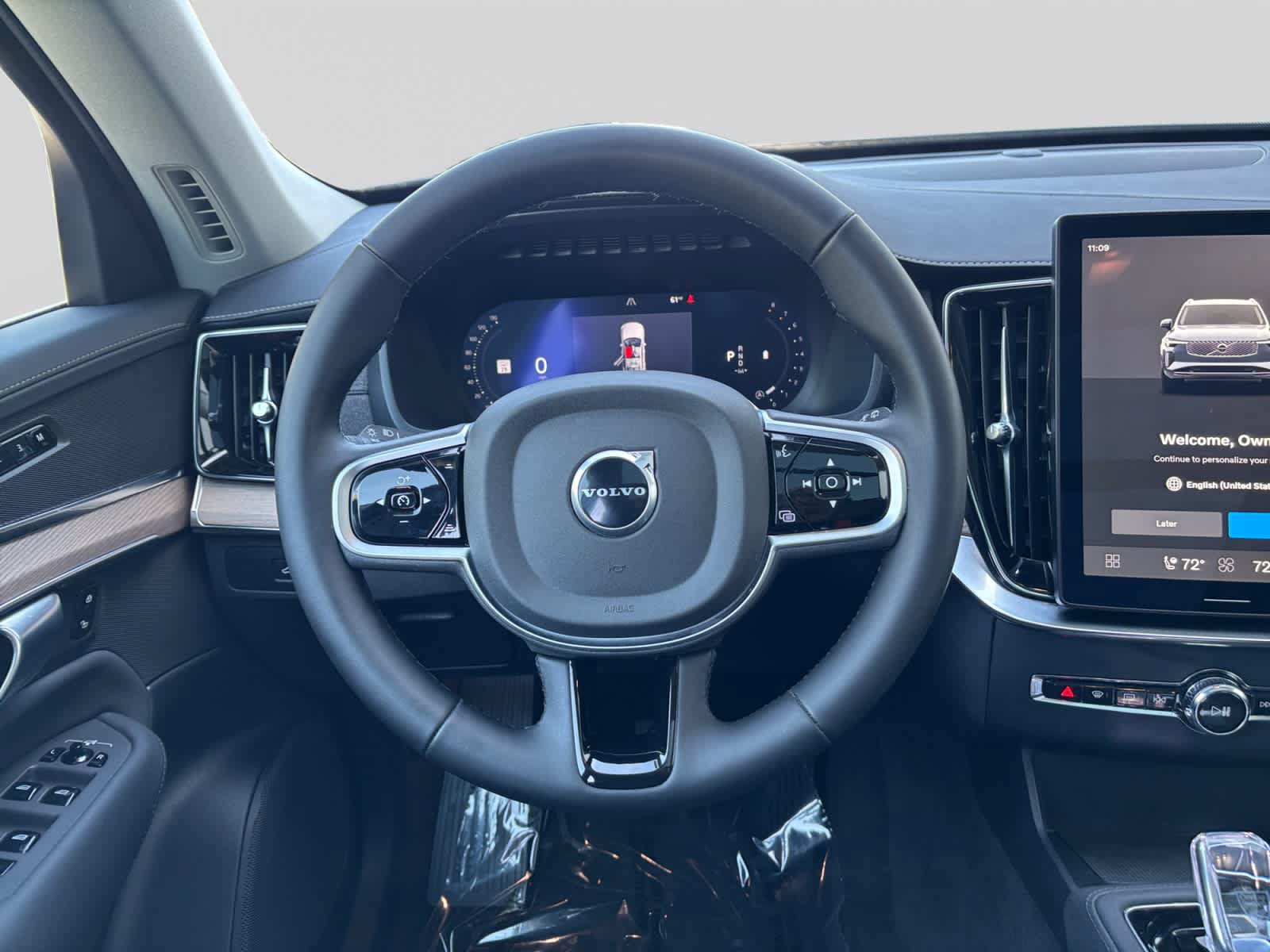 Used 2025 Volvo XC90 B5 Plus AWD/4WD image 11