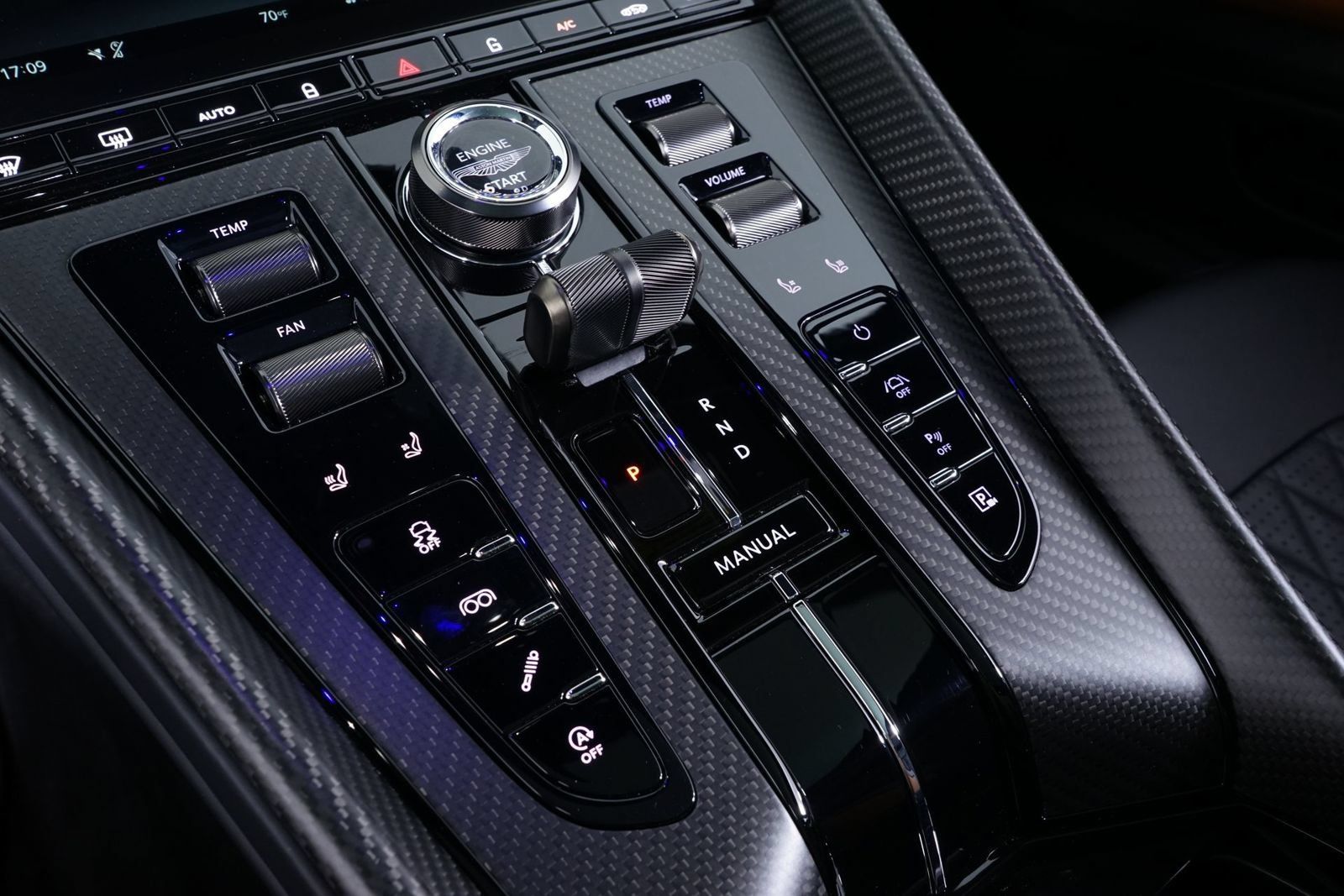 Used 2026 Aston Martin DB12 Coupe RWD image 27
