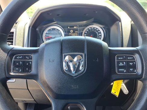 Used 2019 RAM 1500 Express w/ Express Value Package AWD/4WD image 5