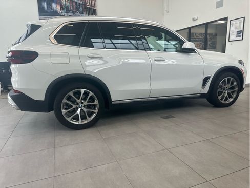Used 2024 BMW X5 xDrive40i w/ Premium Package AWD/4WD image 6